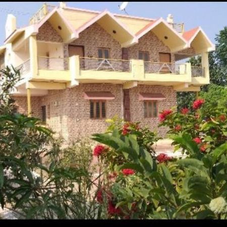 Farmhouse Close To Nature - Kesari Farm جاندي نجر المظهر الخارجي الصورة